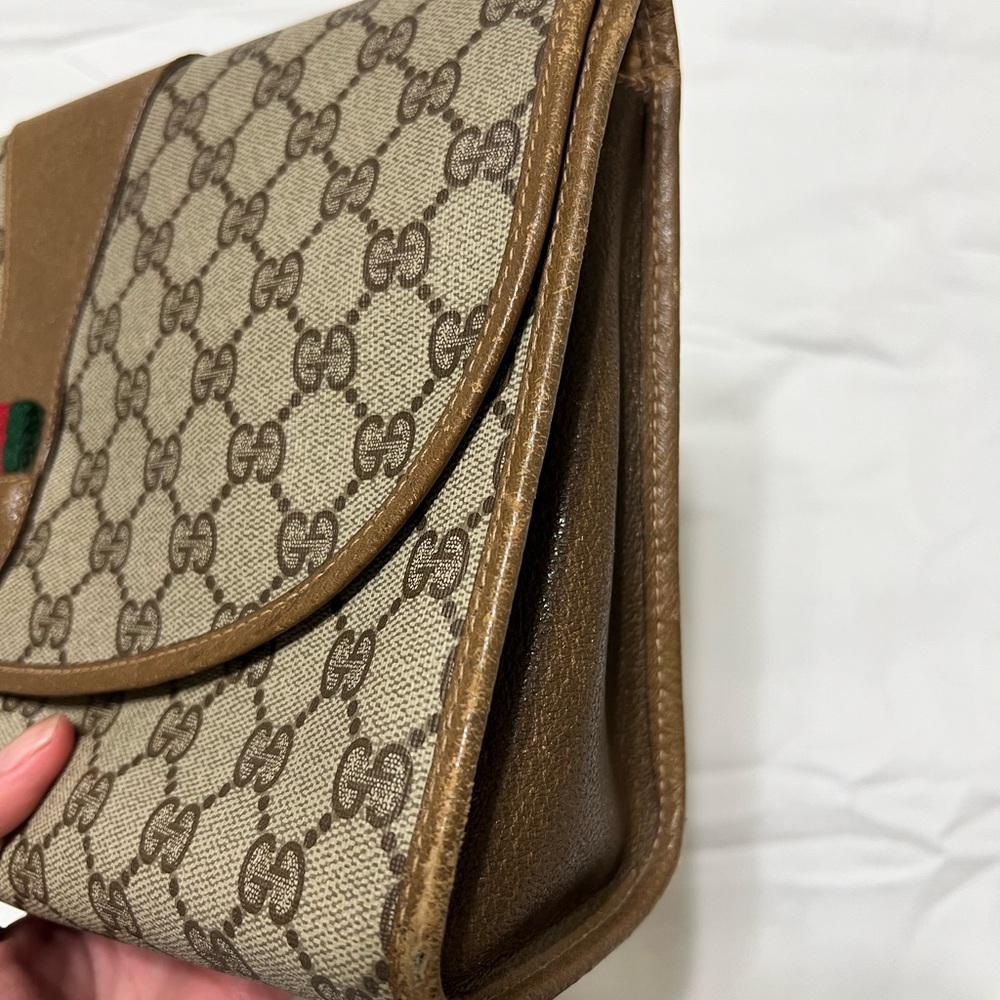 Vintage Gucci Clutch - Picture 8 of 15